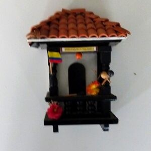 Colombian Casita Decorative Miniature House with Clay Roof